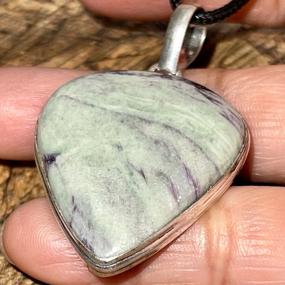 Kammererite Pendant 2” - Picture 1 of 11